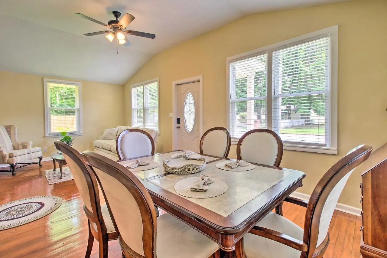 Holiday home Updated Savannah Hideaway With Luxury Backyard! United States
